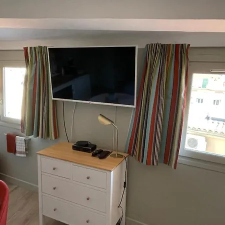 Apartman Au Coeur Du Vieux Au Calme Renove Climatise Confortable Etage Eleve Avec Ascenseur Proche Parking Et Toutes Commodites *
