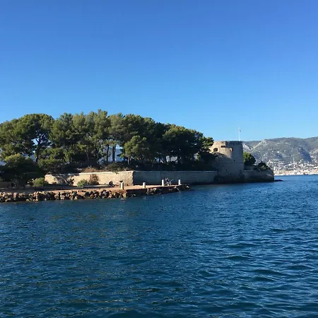 Au Coeur Du Vieux Toulon: Renovated Calm Oasis With Elevator * Toulon