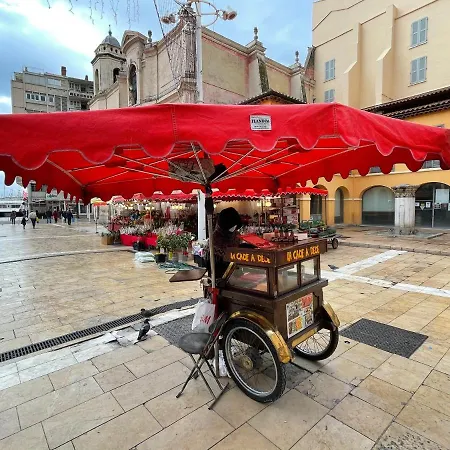 Au Coeur Du Vieux Toulon: Renovated Calm Oasis With Elevator Apartment
