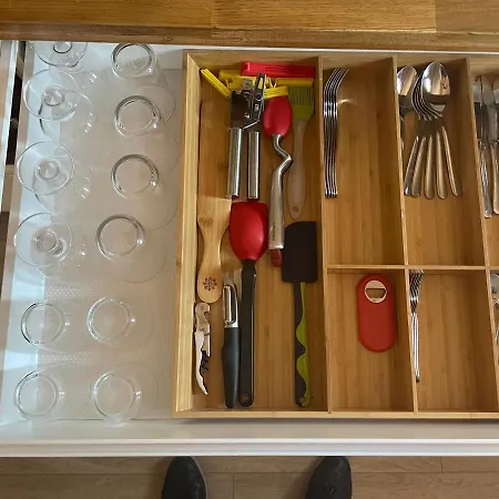 Apartment Au Coeur Du Vieux Toulon: Renovated Calm Oasis With Elevator