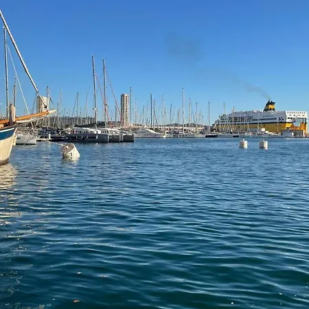 Au Coeur Du Vieux Toulon: Renovated Calm Oasis With Elevator