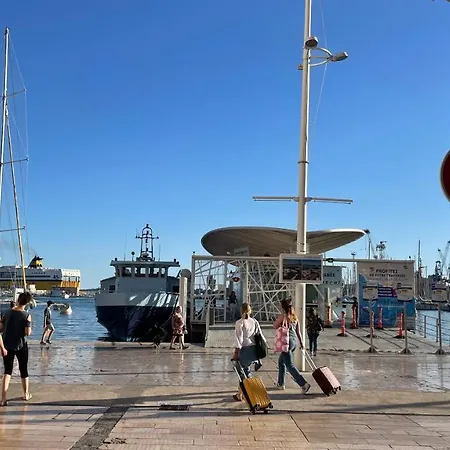 Au Coeur Du Vieux Toulon: Renovated Calm Oasis With Elevator Apartment *