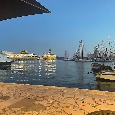 Au Coeur Du Vieux Toulon: Renovated Calm Oasis With Elevator *