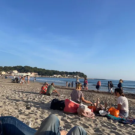 Au Coeur Du Vieux Toulon: Renovated Calm Oasis With Elevator Toulon